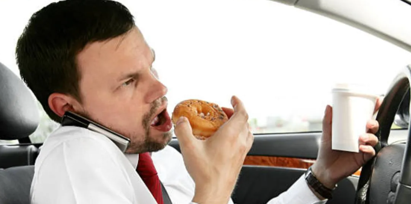 ¿Cuáles son los efectos negativos de comer rápido?