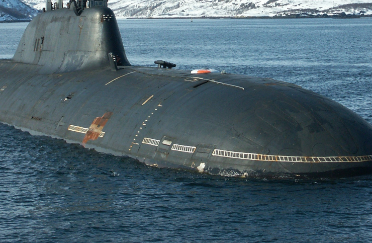 Ucrania ejecuta ataque submarino y corta importante vía de suministros rusos