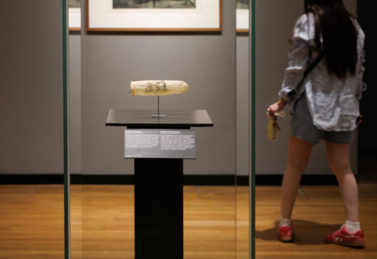 Museo muestra preservativo de del siglo XIX que se considera una pieza de... ¿Arte?