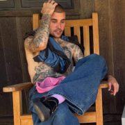 Justin Bieber vuelve a preocupar con extraños mensajes en redes sociales