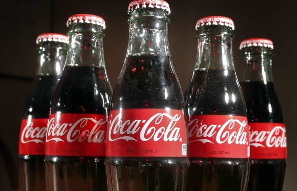 ¿Qué causó que un hombre tuviera 35 piedras renales?