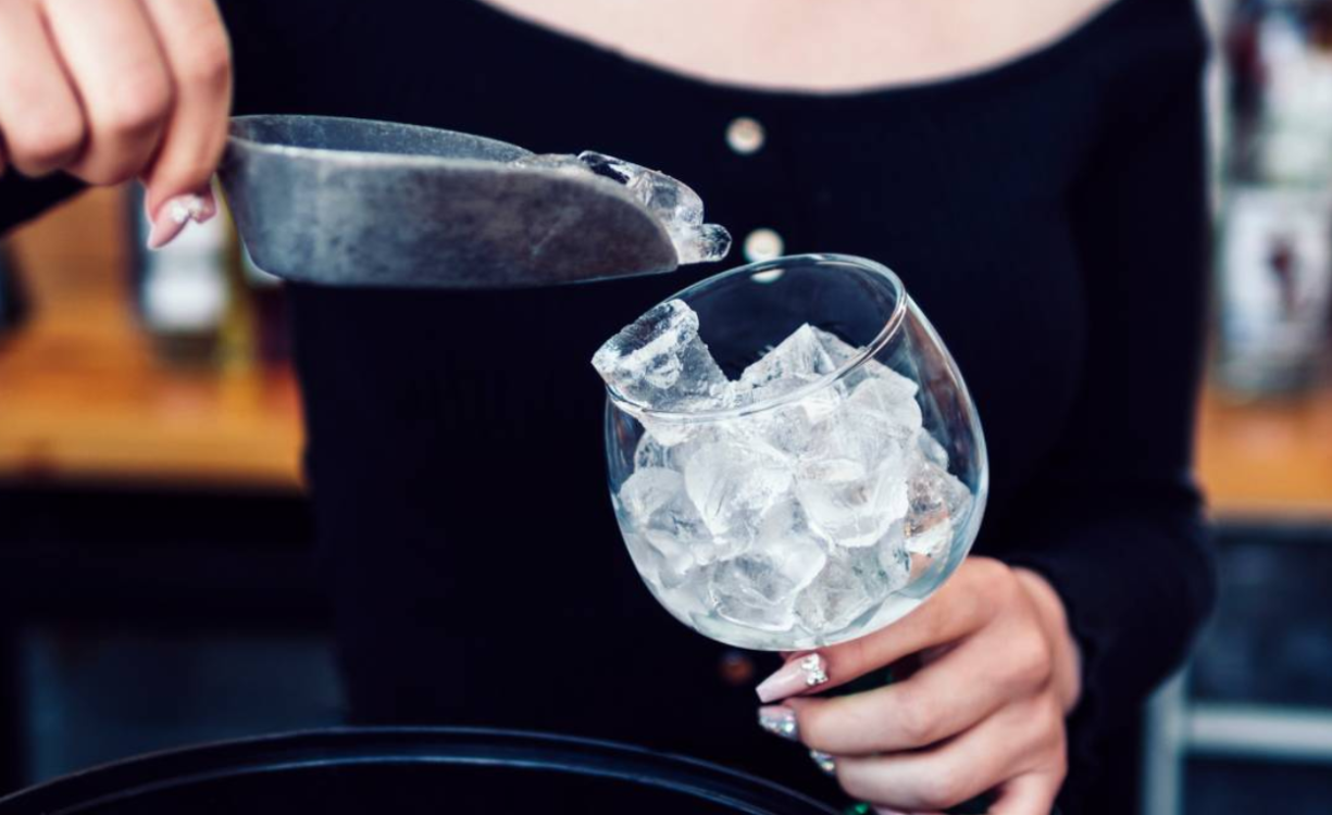 El hielo puede ser más sucio que un baño y se descubrió gracias a un experimento escolar