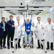 pacientes paralizados vuelven a caminar gracias a un moderno chip cerebral