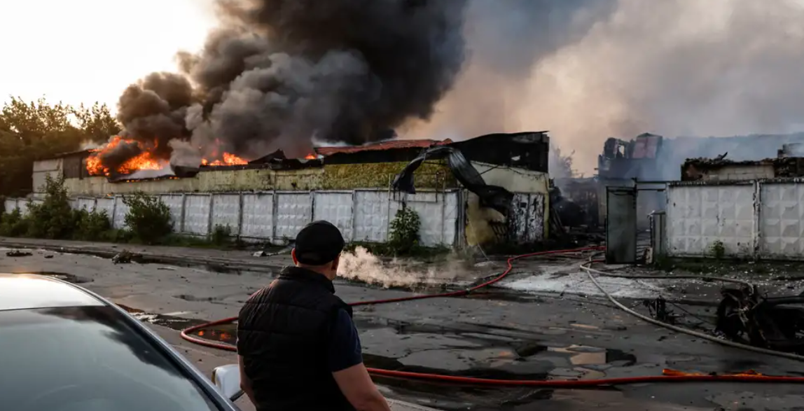Rusia lanza consecutivo ataque masivo en medio de discursos de paz