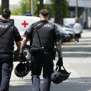 Al menos 10 muertos en ataque a escuela en Austria, 8 eran alumnos