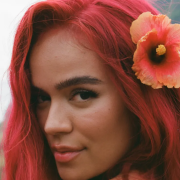 Karol G revela nuevo álbum, Tropicoqueta viene con fuerza