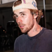 Justin Bieber responde a sus fans que se preocupan por su salud mental.