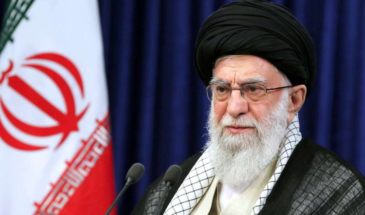 Líder de Irán amenaza a Israel con destruir todas su defensas y dejarlo vulnerable