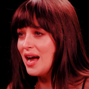 Dakota Johnson critica a Hollywood y dice que todo es un desastre