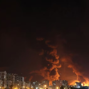 Israel ataca aeropuerto de Irán y las tensiones solo aumentan ante posibles represalias