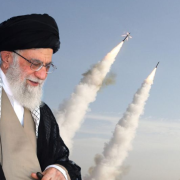 Irán daña embajada de EEUU con un misil y ahora temen las consecuencias