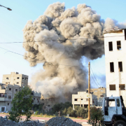 Irán recibe el mayor bombardeo desde la famosa guerra contra Irak en los 80's