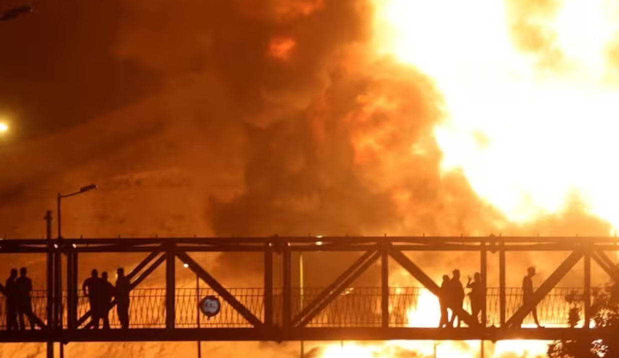 Irán daña embajada de EEUU con un misil: ¿la chispa de una guerra mayor?