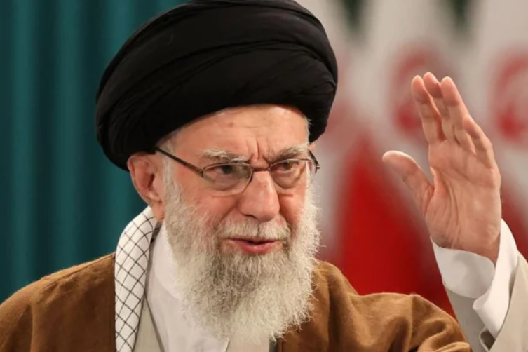 ¿Por qué Israel quiere derrocar al líder de Irán?