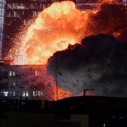 Israel bombardea una televisora y el momento es captado en vivo