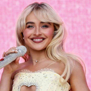 Sabrina Carpenter responde críticas sobre su último disco el cual causó gran polémica
