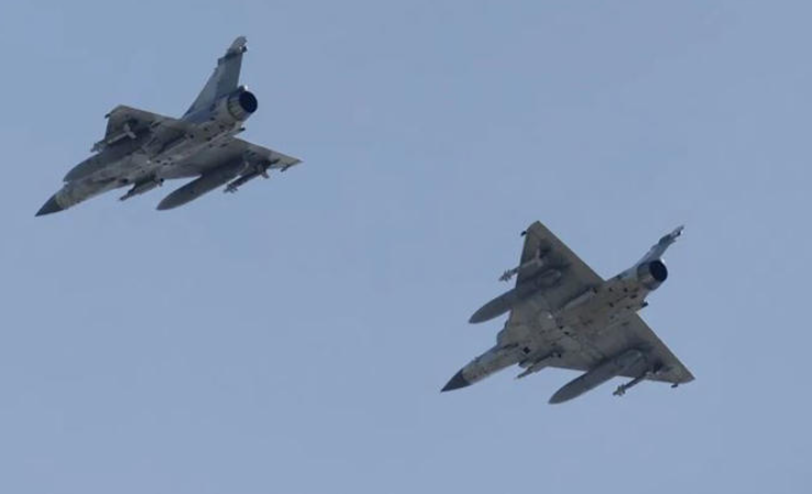 China envía aviones de combate a Taiwán usando el conflicto de Medio Oriente como camuflaje