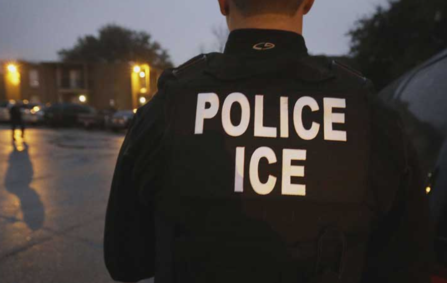 Arrestan a miembros de 'ICE' durante un operativo anti migración