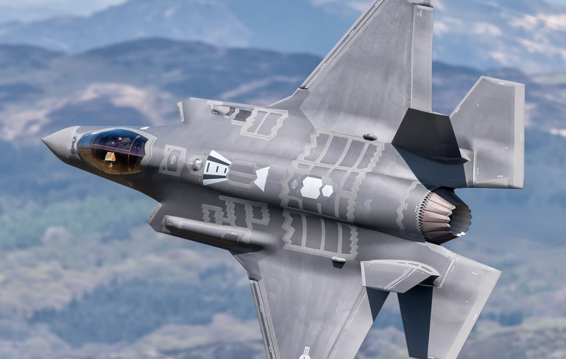 ¿Por qué Reino Unido comprará cazas ahora?