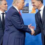 Trump elogiado como 'papito' Cumbre OTAN desata sorpresa