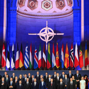 OTAN acuerda elevar su gasto en defensa por presión de Donald Trump