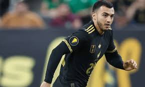 Luis Chávez estará alejado de las convocatorias de la Selección Mexicana, los próximos seis a ocho meses, tras sufrir una ruptura de ligamento cruzado.