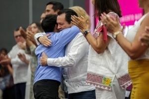 Cien estudiantes yucatecos viajarán becados a Canadá