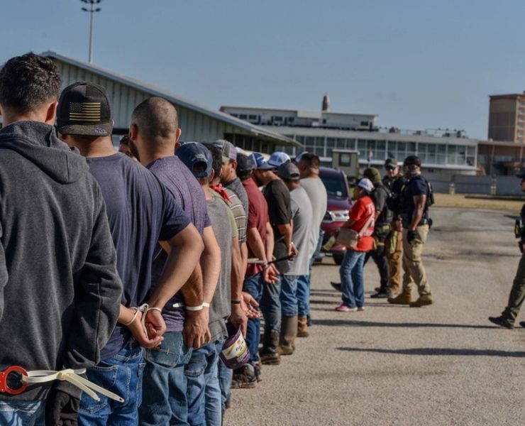 Corte Suprema de EEUU autoriza reanudar deportaciones