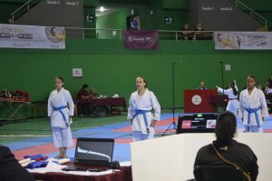 Con gran entusiasmo y disciplina, atletas de la categoría 14-15 años iniciaron competencias en el arranque del Karate en la Olimpiada Nacional, desde el Poliforum Zamná en Mérida.