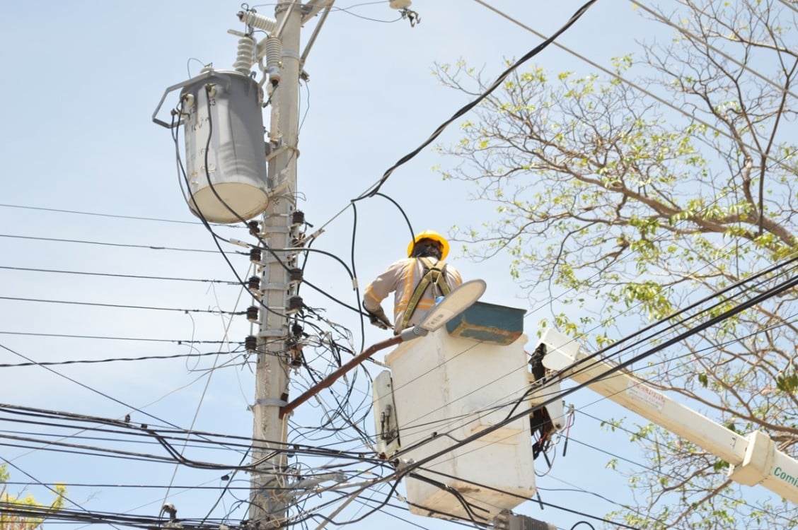 Atastecos deben regularizar sus pagos a la CFE