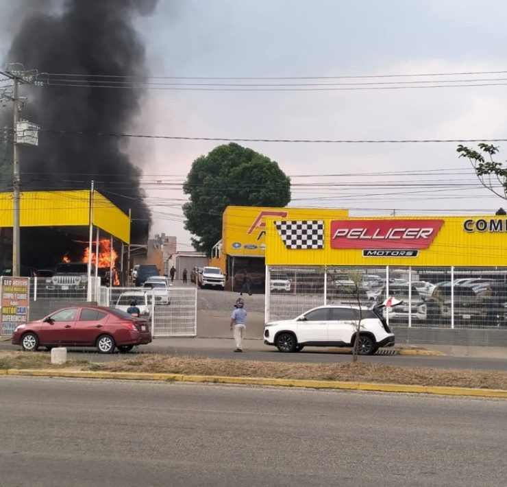 FGE Tabasco detiene a 10 personas por robo e incendio