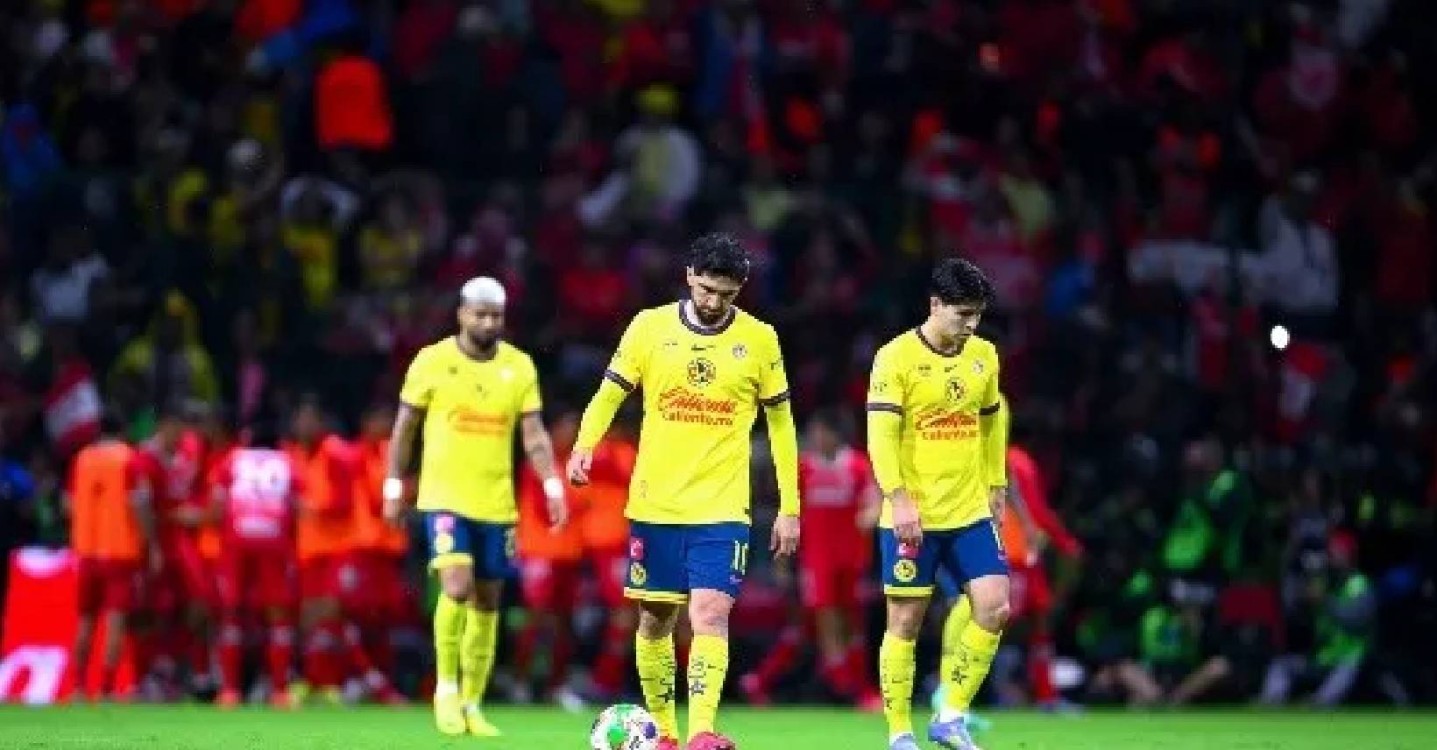 Emotiva despedida de Diego Valdés conmueve a la afición azulcrema