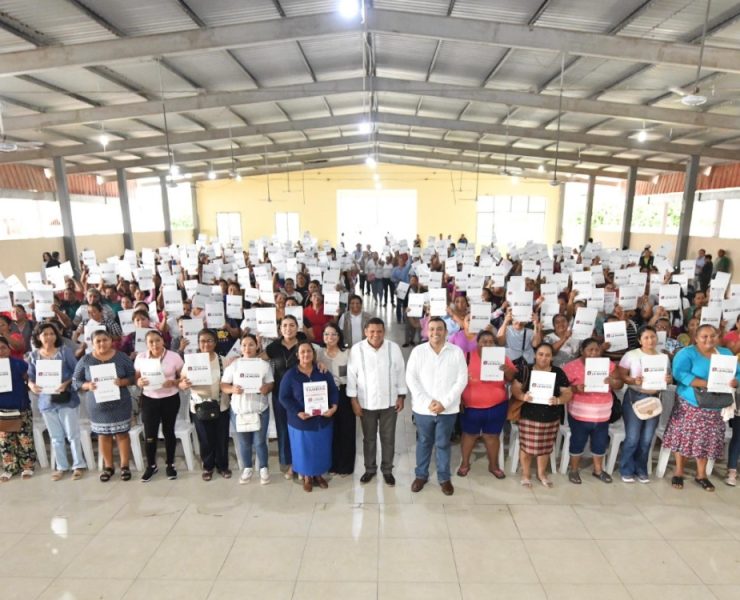 En Jalapa entregan tandas a mujeres emprendedoras