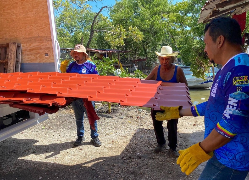 Entregan láminas a cooperativas pesqueras ribereñas de Arroyo Grande
