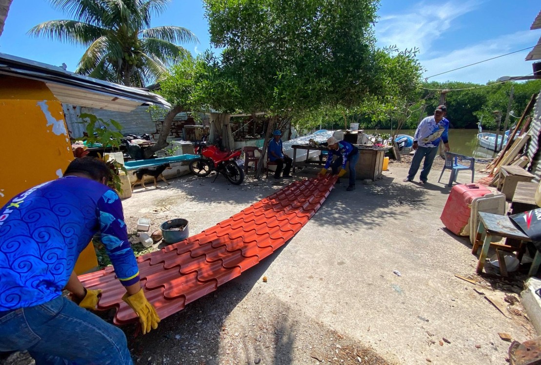 Entregan láminas a cooperativas pesqueras ribereñas de Arroyo Grande