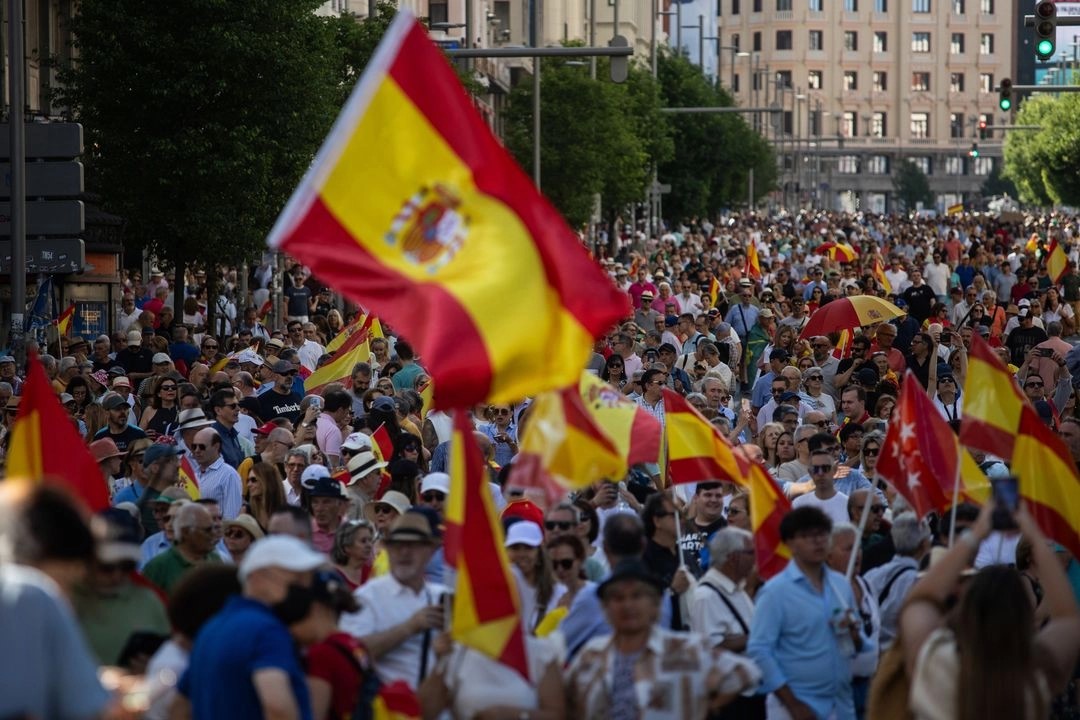 Escándalos recientes avivan el fuego de la indignación