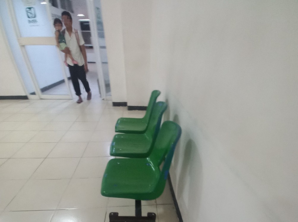 Camas en mal estado en el hospital IMSS Bienestar de Ciudad del Carmen
