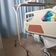 Camas en mal estado en el hospital IMSS Bienestar de Ciudad del Carmen