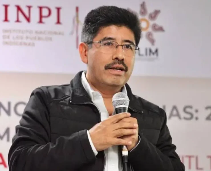 Hugo Aguilar, próximo presidente de la Corte, recibe constancia en el INE arropado por su comunidad