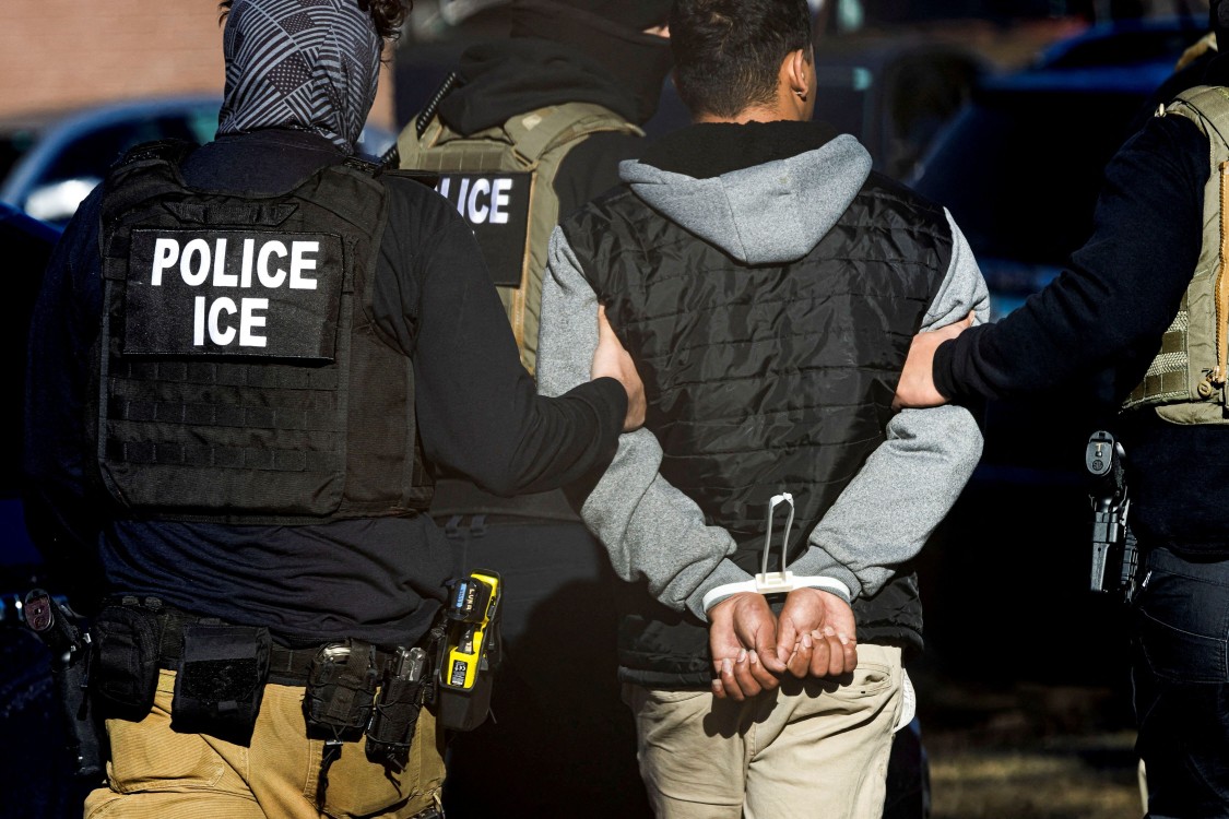 ICE ampliará operativos de deportación en ciudades demócratas