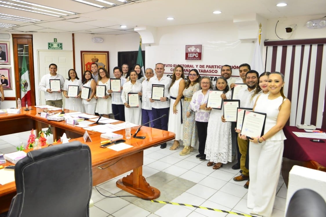 IEPCT entrega constancias de mayoría a nuevos magistrados y jueces en Tabasco