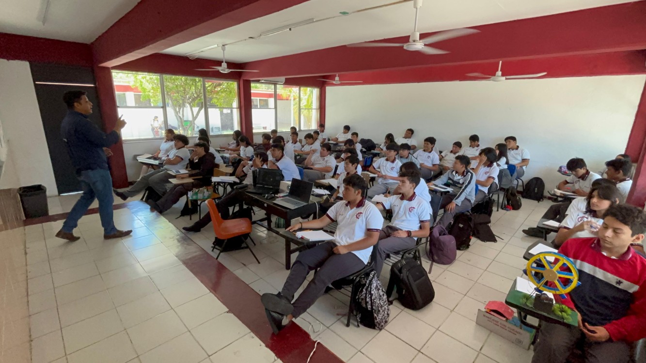 CETIS 20 y UNACAR firman convenio de colaboración académica