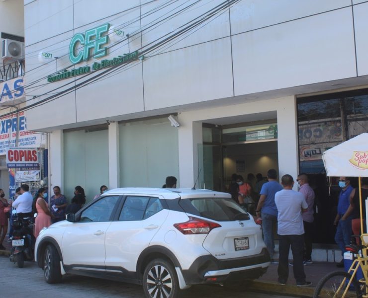 La CFE niega convenio a persona de la tercera edad