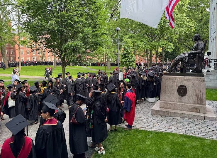 ¡Impactante! Jueza detiene veto de Trump a estudiantes extranjeros de Harvard