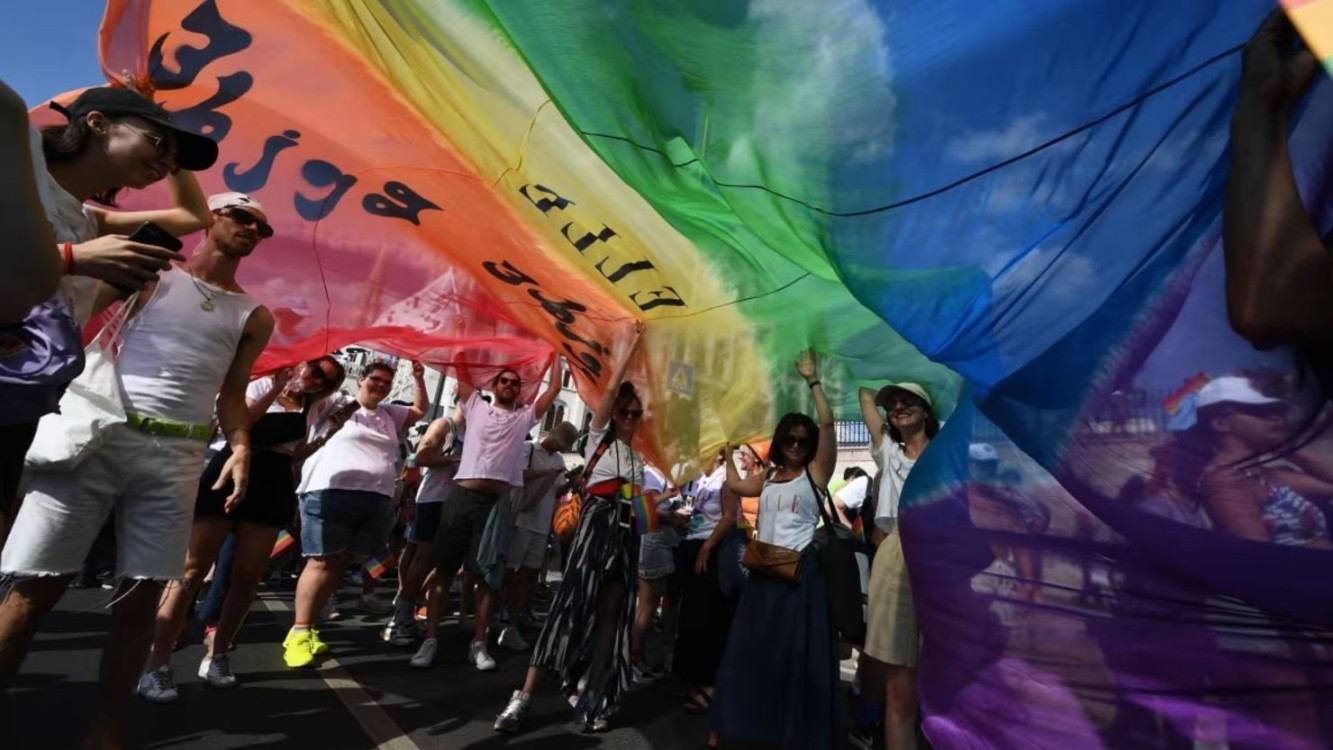 La policía húngara prohíbe marcha alternativa al desfile del Orgullo