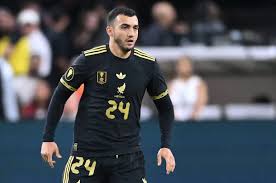 Luis Chávez venía recuperándose de una lesión, que no le permitió jugar los amistosos ante Suiza y Turquía.