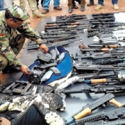 Título: Suprema Corte de EE. UU. protege a fabricantes de armas; México insiste en visibilizar impacto de tráfico ilícito