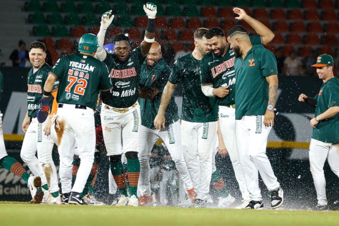 Michael De León define con walk-off el triunfo de los Leones de Yucatán