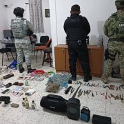 Decomisan armas, droga, cervezas y celulares en el Cereso de Ciudad del Carmen