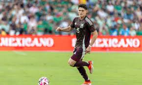 Israel Reyes, mostró una gran solidez defensiva con la Selección Mexicana ante Turquía, y se complemento a la perfección con César Montes.